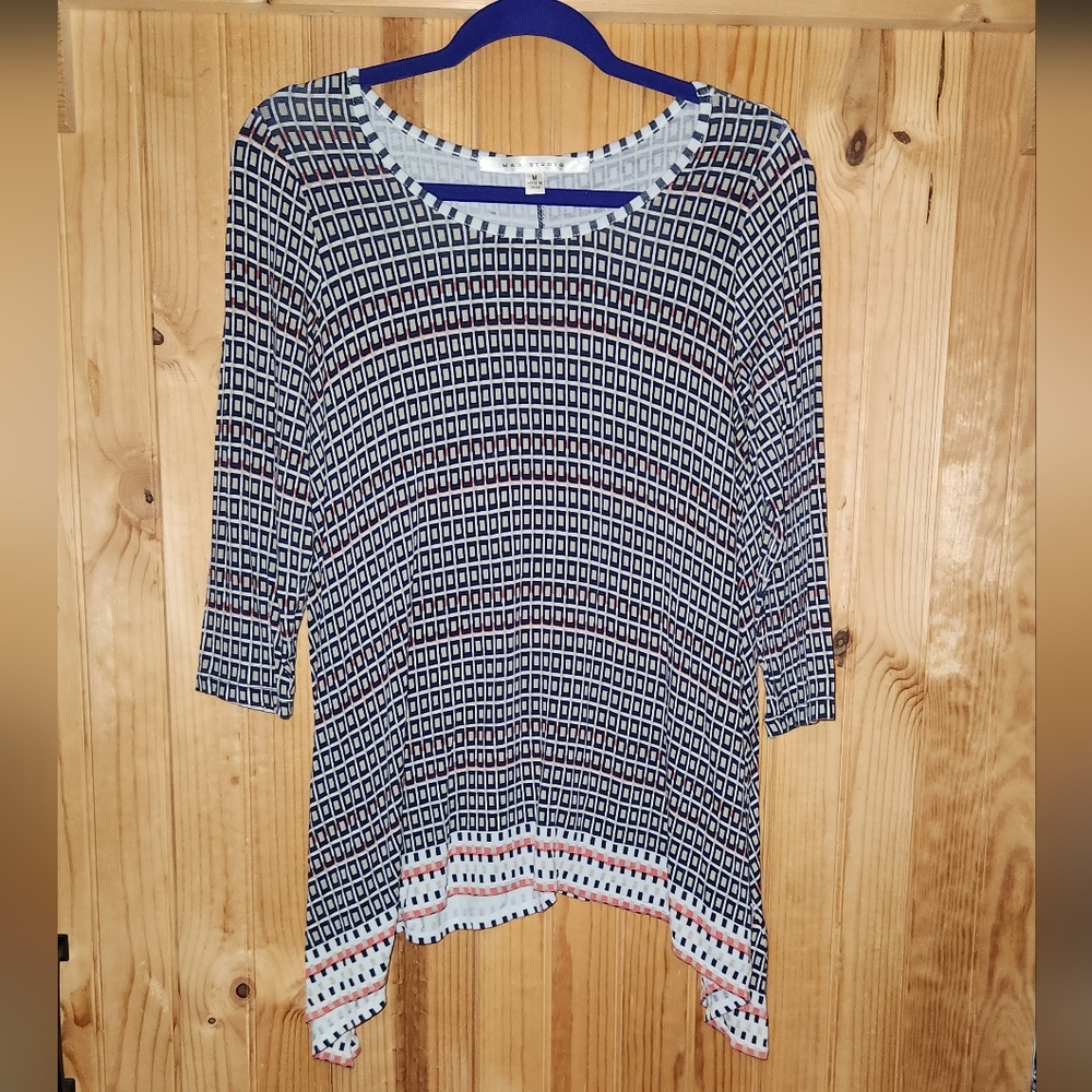 Max Studio Asymmetrical Hem Top Size Medium